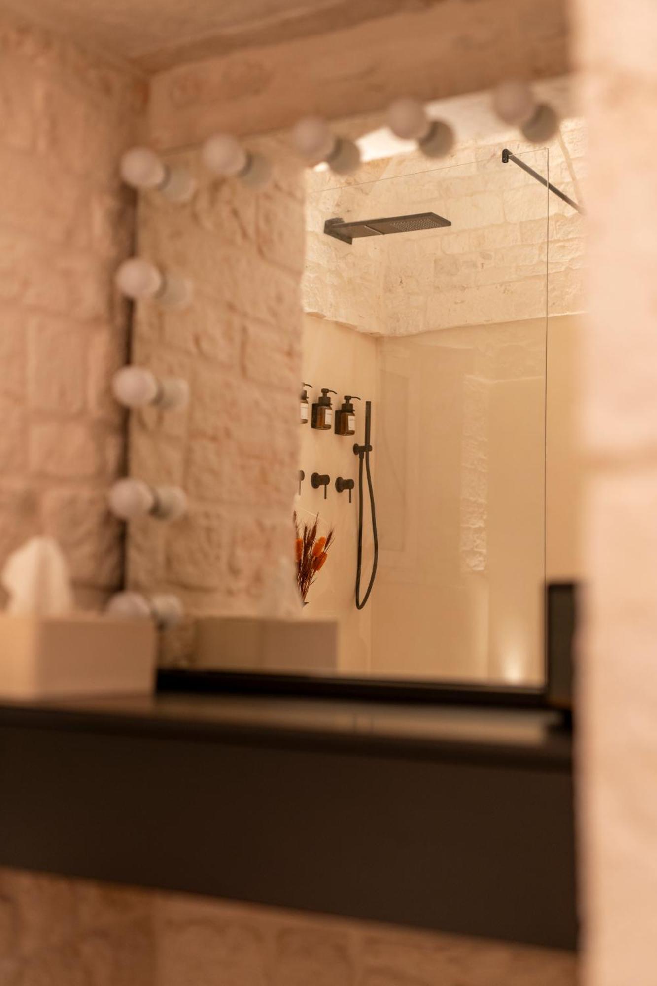 Naiira Luxury Trullo - Jacuzzi And Patio Apartment Alberobello Luaran gambar