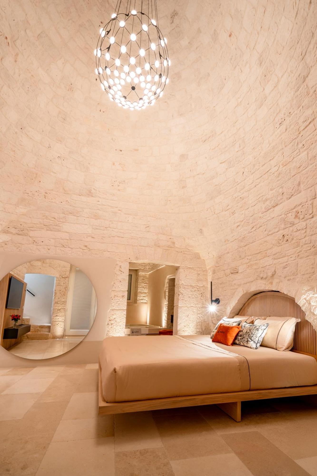 Naiira Luxury Trullo - Jacuzzi And Patio Apartment Alberobello Luaran gambar