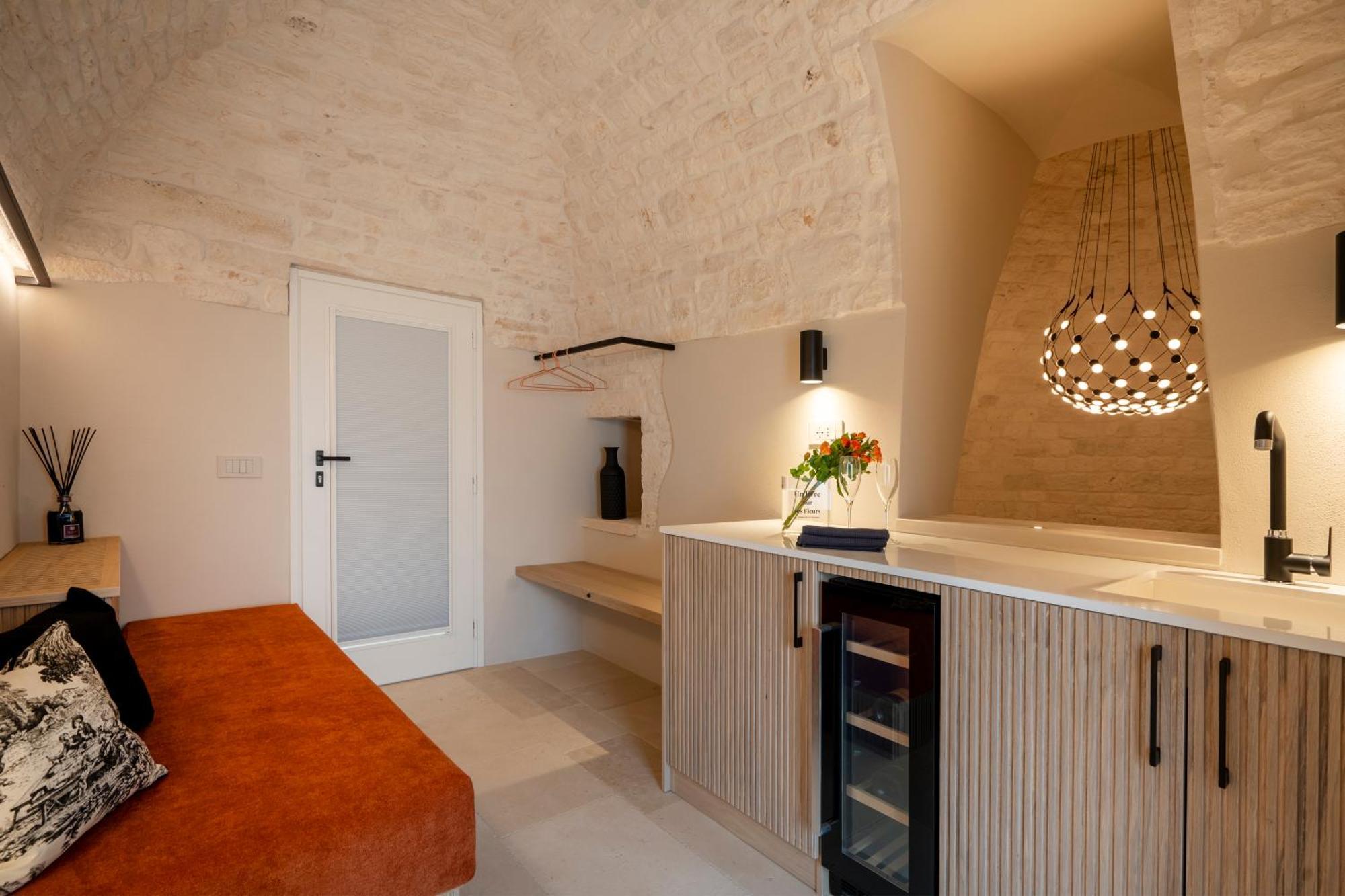 Naiira Luxury Trullo - Jacuzzi And Patio Apartment Alberobello Luaran gambar