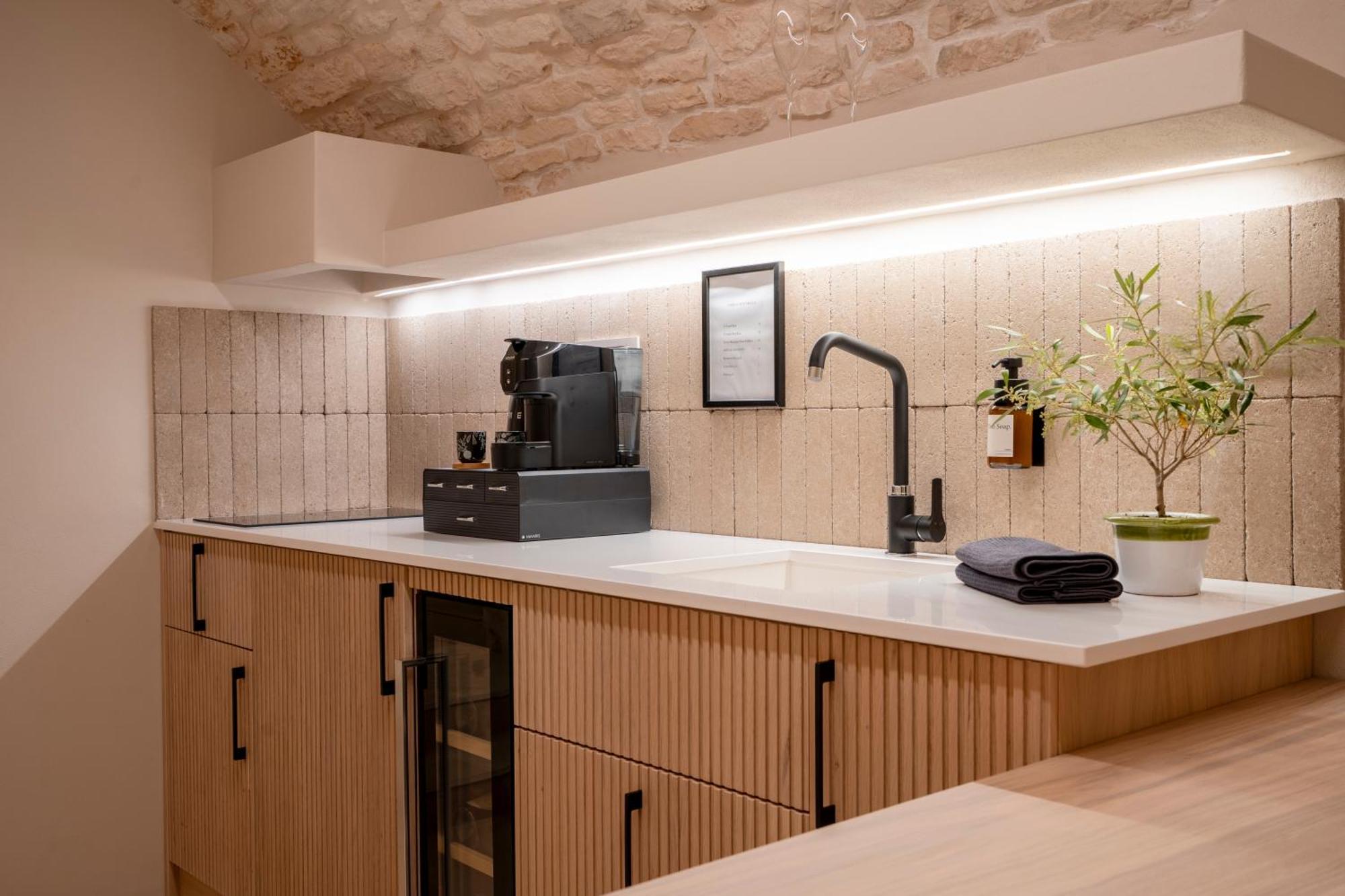 Naiira Luxury Trullo - Jacuzzi And Patio Apartment Alberobello Luaran gambar